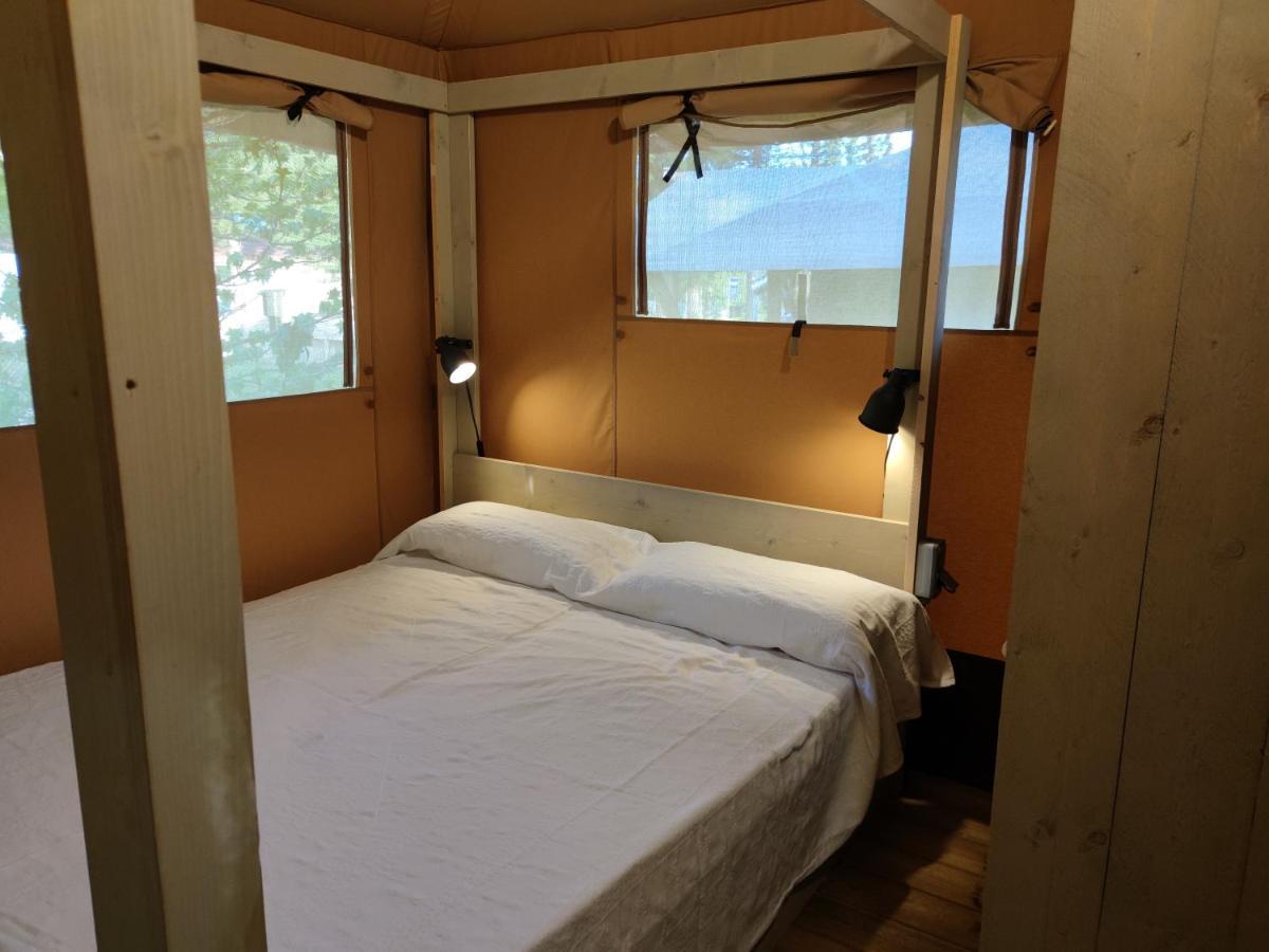 Teiraboa Base Camp Hotell Arzúa Eksteriør bilde
