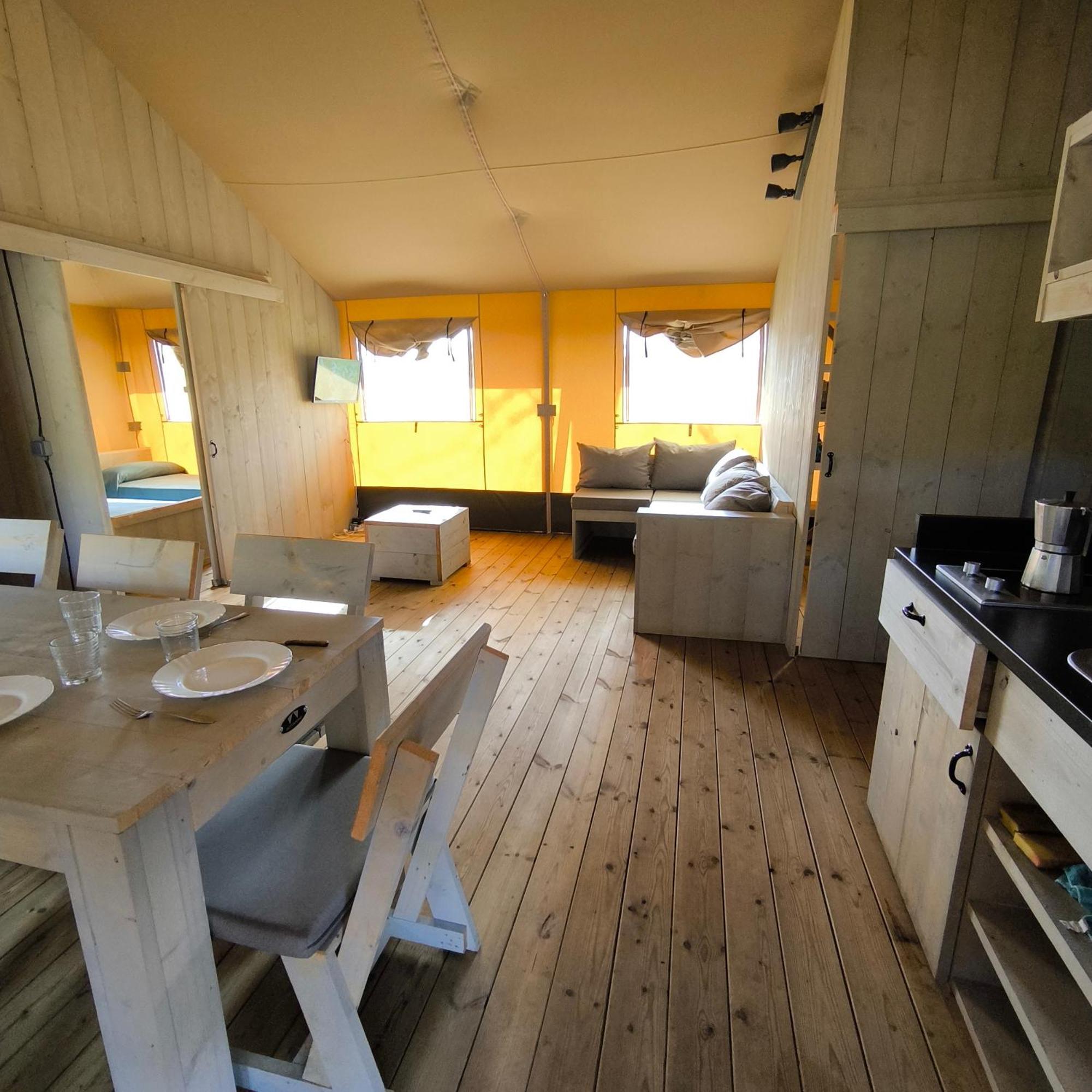 Teiraboa Base Camp Hotell Arzúa Eksteriør bilde